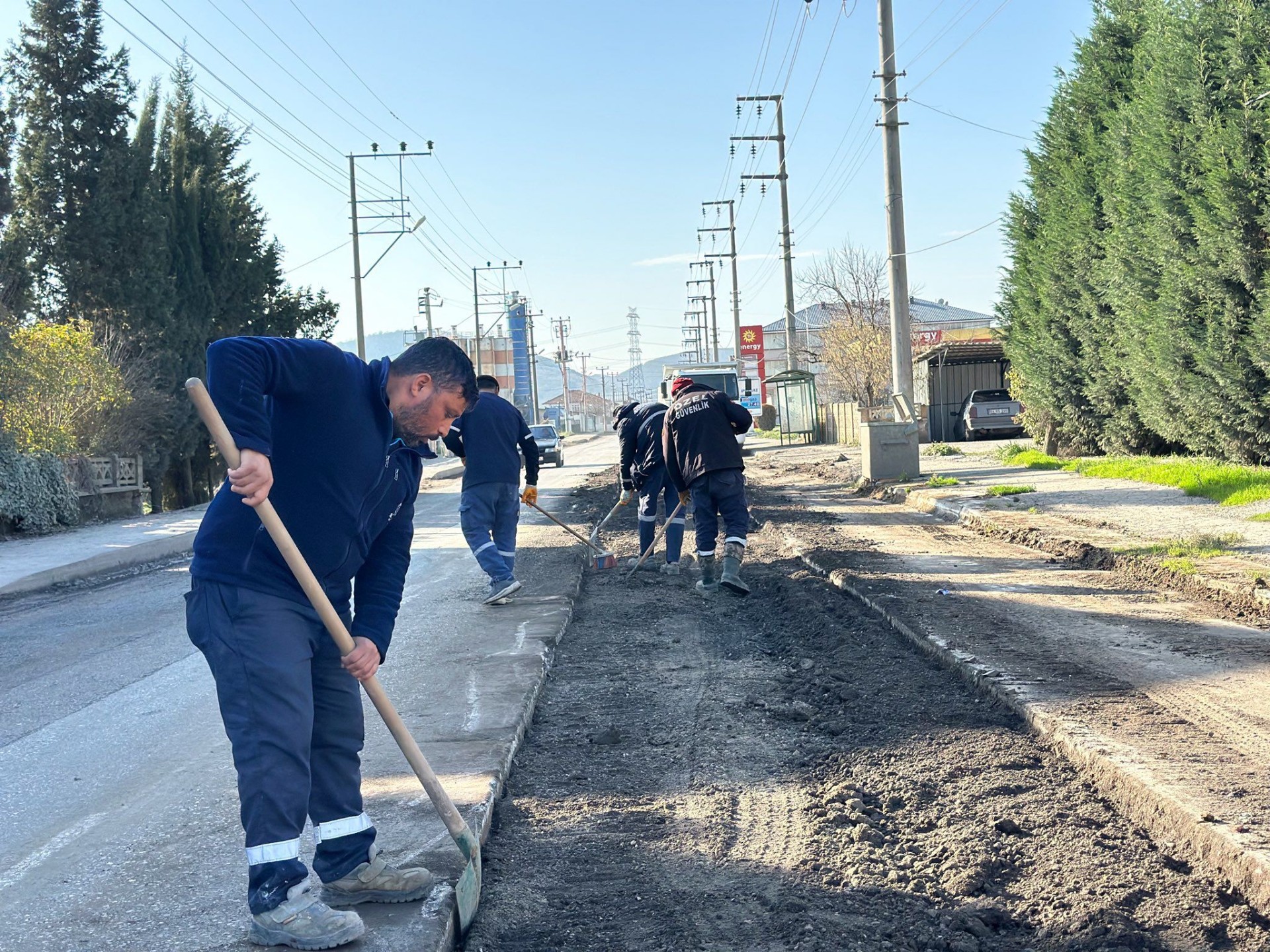 Küçük Söğütlü Mahallesi Atatürk Caddesi’nde Asfalt Serim Çalışmaları Sürüyor