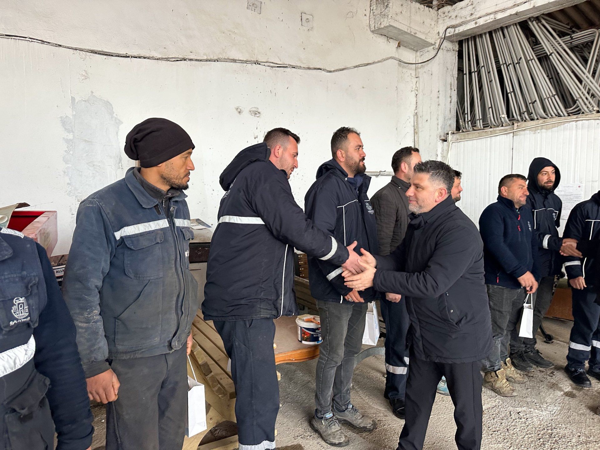 Söğütlü Belediyesi Personeliyle Bayram Sevinci Paylaşıldı