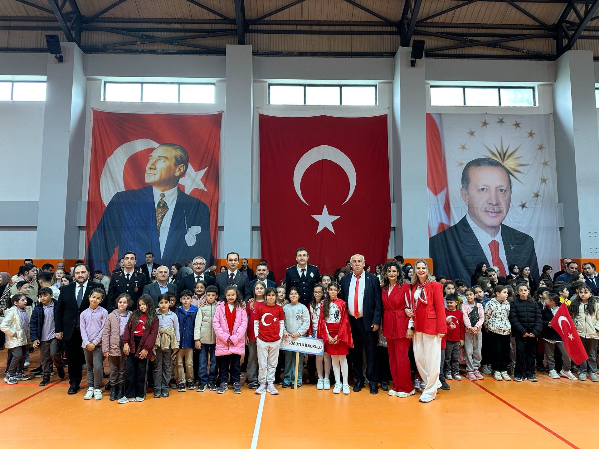 23 Nisan Ulusal Egemenlik ve Çocuk Bayramı Söğütlü’de Kutlandı