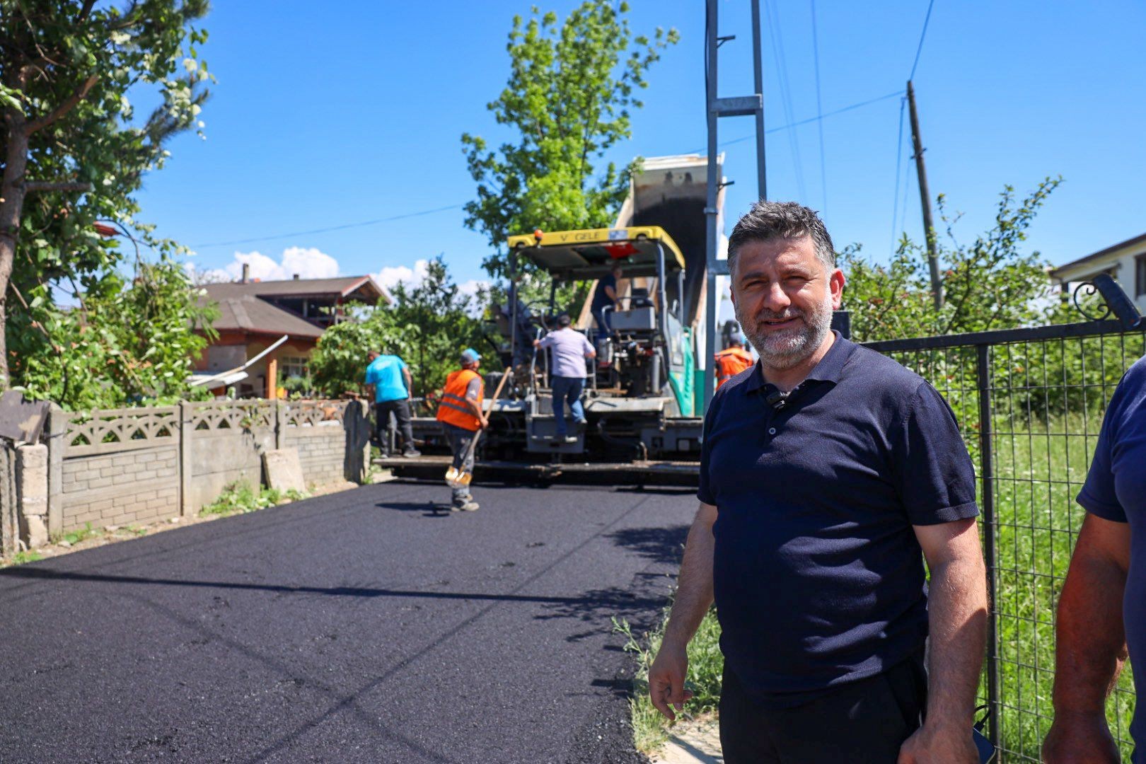 Yeniköy Mahallesi’nde Asfalt Serim Çalışmaları Başladı