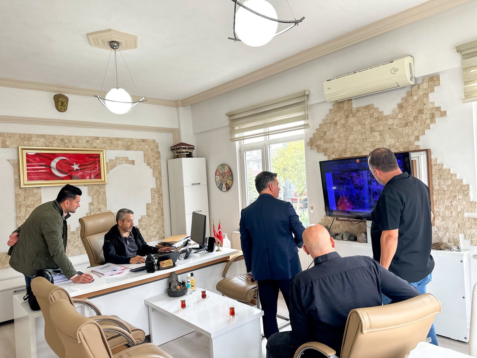 Söğütlü’de Üstyapı Çalışmaları İçin Teknik Değerlendirme Toplantısı Gerçekleştirildi