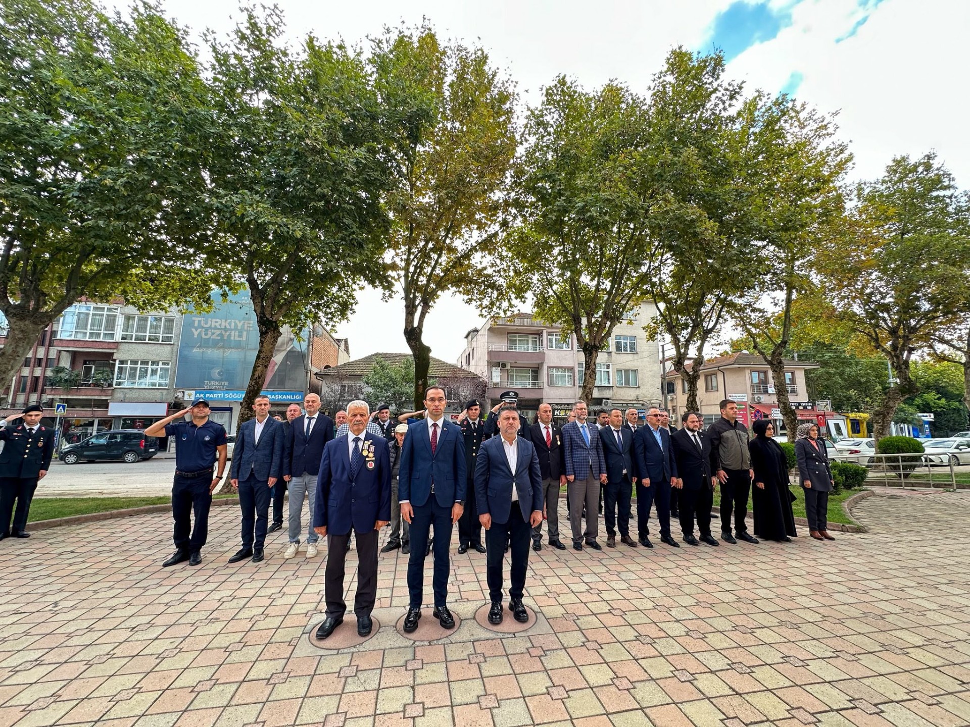 Söğütlü’de Gaziler Günü Dolayısıyla Çelenk Sunma Töreni Düzenlendi