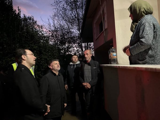 SÖĞÜTLÜ BELEDİYESİ'NDEN AKÇAKAMIŞ MAHALLESİ'NDE TAŞKIN YERİNDE İNCELEME